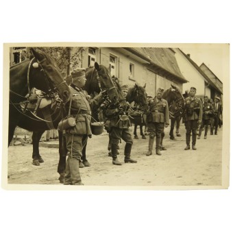 Wehrmachtin ratsuväen sotilaat hevosten kanssa.. Espenlaub militaria